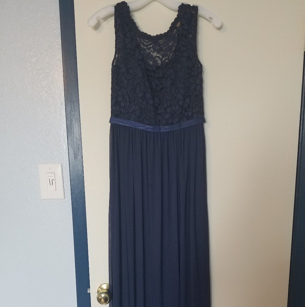 David's Bridal, Size 2 Bridesmaid Dress